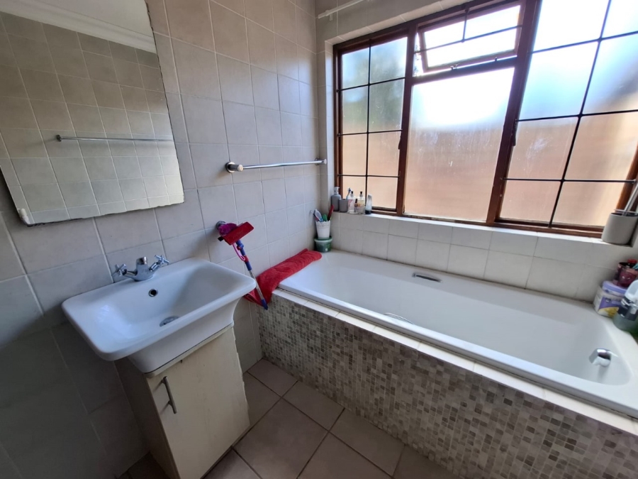 2 Bedroom Property for Sale in Wilgehof Free State